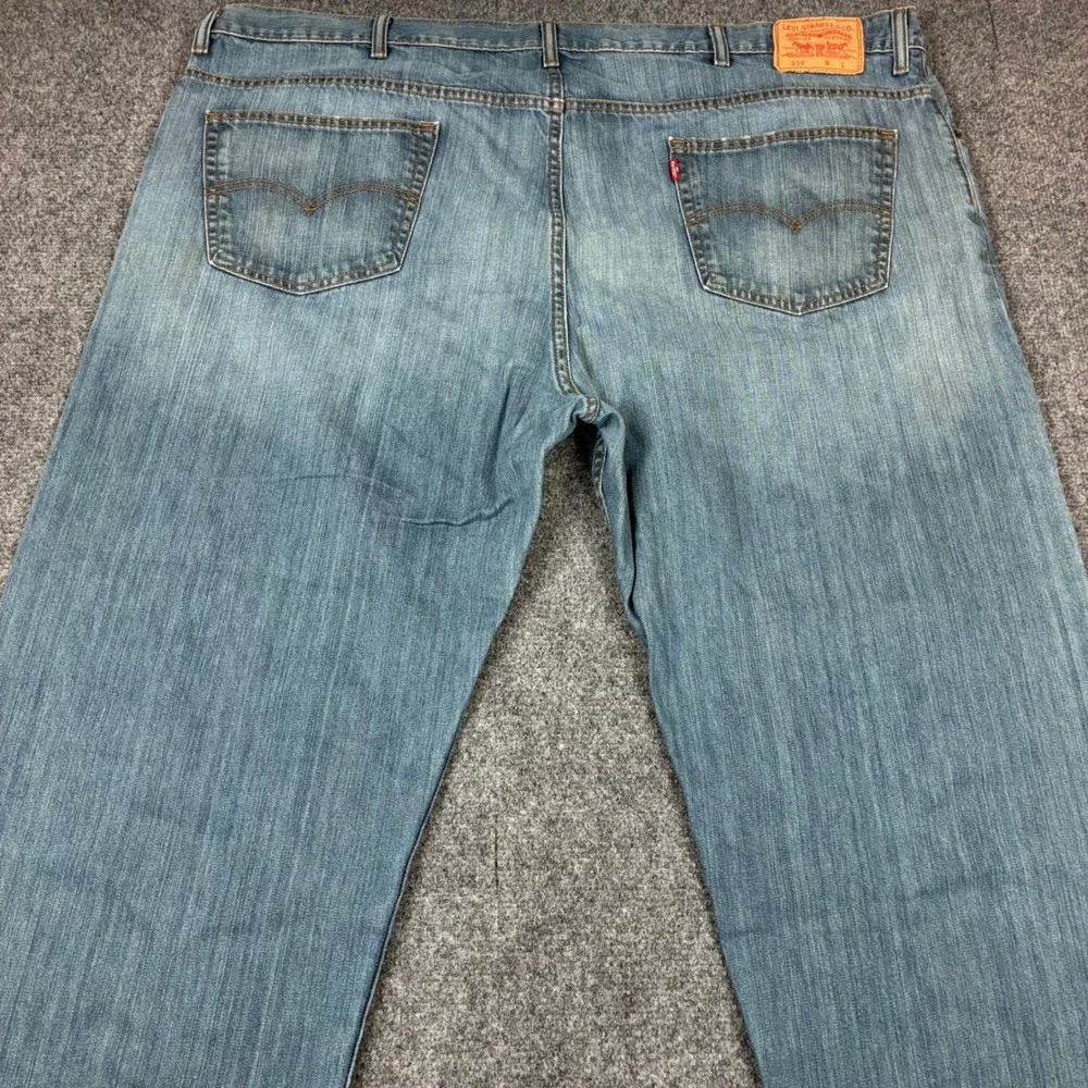 Levis 559 Relaxed Straight Jeans Mens Size 50x32 Blue Denim Medium Wash Cotton